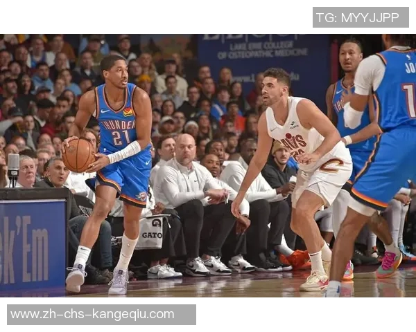 热火与马刺第六场激战回顾球员表现与战术分析全景呈现